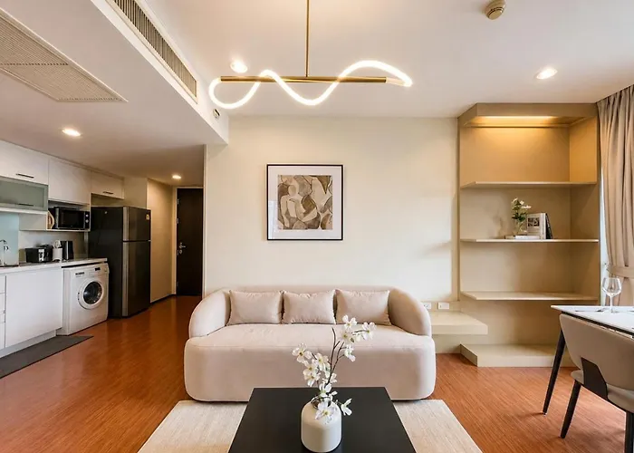 アパート Stylish Thonglor Nearbts L Saunaand Steam バンコク都